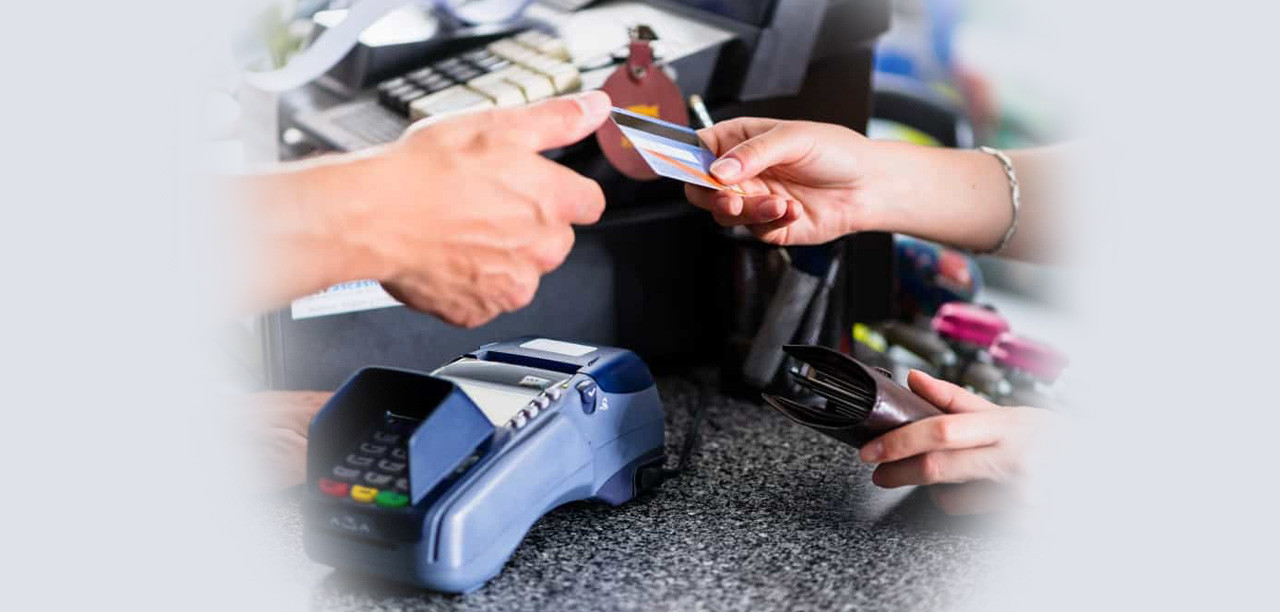Płatność kartą za granicą – czy jest opłacalne